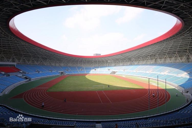 <p>Yancheng Sports Center Stadium (Çin)<br />
<br />
Yarışmaya katılıp oy kullanmak için aşağıdaki şu linke girmek gerekiyor: <a href="http://stadiumdb.com/competitions/stadium_of_the_year_2016">http://stadiumdb.com/competitions/stadium_of_the_year_2016</a></p>
