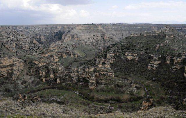 <p><strong>HORMA KANYONU, KASTAMONU</strong></p>
<p>Kastamonu'nun Pınarbaşı ilçesinde bulunan Horma Kanyonu'nun, ilçeye uzaklığı 5 km.</p>