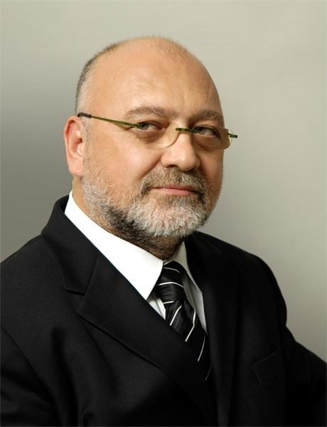 <p>Ahmet Kocabıyık<br />
30.421 bin TL (2013)</p>
