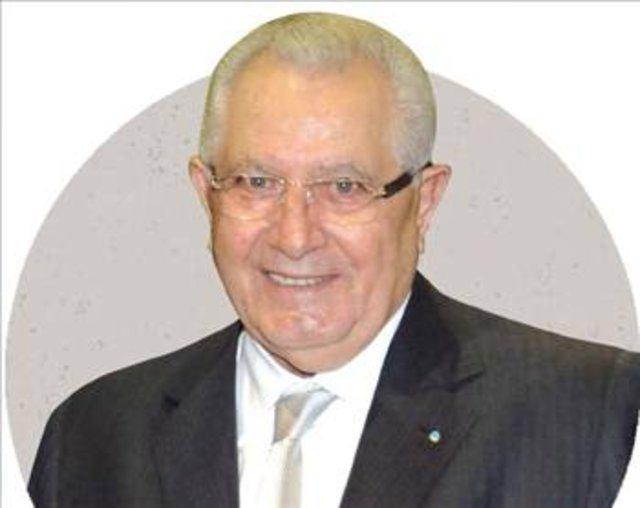 <p>54 Erol Çarmıklı 650 milyon dolar</p>
<p> </p>