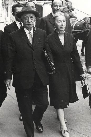 <p>MEVHİBE İNÖNÜ</p>

<p>2. Cumhurbaşkanı İsmet İnönü’nün eşi olan Mevhibe İnönü, 11 Kasım 1938’den 22 Mayıs 1950’ye kadar köşke ev sahibeliği yapmıştı.</p>
