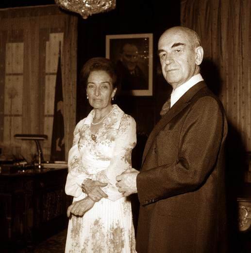 <p>EMEL KORUTÜRK</p>
<p>6. Cumhurbaşkanı Fahri Korutürk`ün eşi Emel Kortürk, 6 Nisan 1973 ile 6 Nisan 1980 tarihleri arasında Çankaya Köşkü`ne ev sahibeliği yapmıştı.</p>