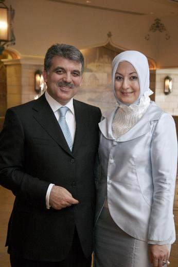 <p>HAYRÜNNİSA GÜL</p>
<p>Türkiye`nin 11. Cumhurbaşkanı Abdullah Gül`ün eşi Hayrünnisa Gül ise 28 Ağustos 2007`de köşke çıkmıştı.</p>