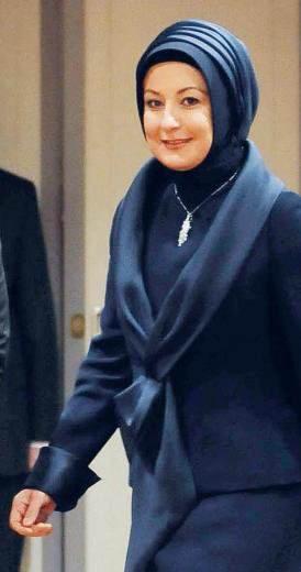<p>HAYRÜNNİSA GÜL</p>
<p>11. first lady Gül, Köşk’ü halk oylamasıyla bugün belirlenecek olan yeni Cumhurbaşkanı ve eşini bırakacak.</p>