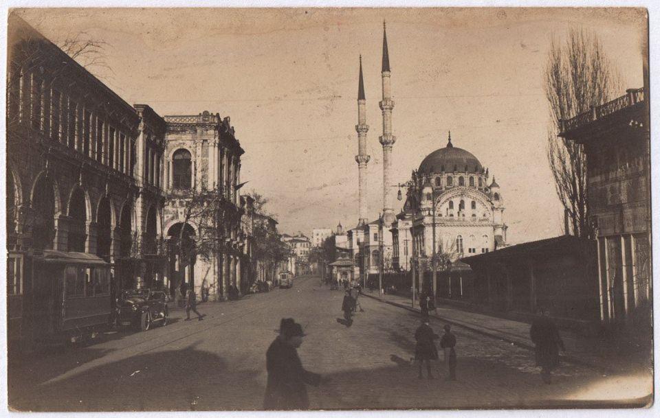 <p>Meclis-i Mebusan Caddesi 1930'lar</p>