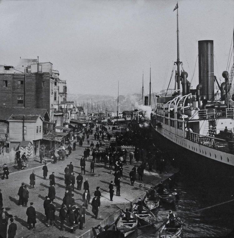 <p>Karaköy (1894)</p>

