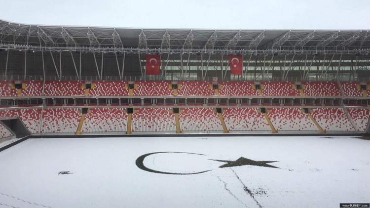 <p>Yeni Sivas Stadı<br />
Kapasite: 25.000</p>
