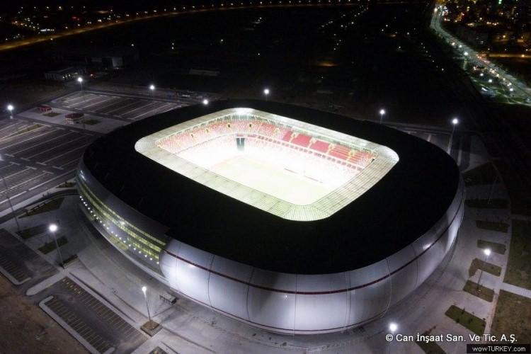 <p>Yeni Sivas Stadı<br />
Kapasite: 25.000</p>
