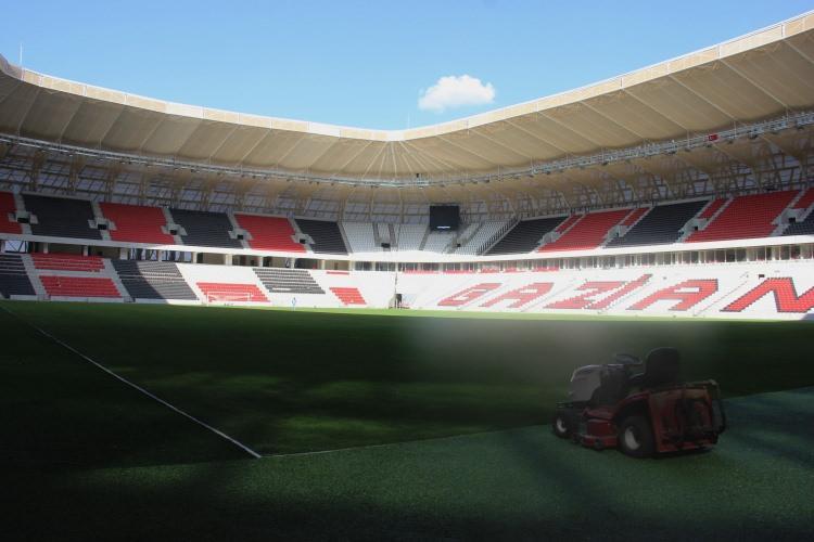 <p>Yeni Gaziantep Stadı<br />
​Kapasite: 33.000</p>
