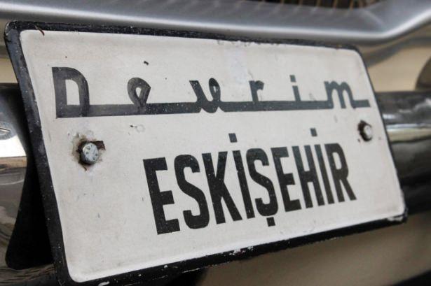 <p>Tren sabaha karşı Ankara’ya ulaştı. İki Devrim otomobili o zamanlar Sıhhiye semtinde bulunan Ankara Demiryolu Fabrikası’na indirildi.</p>