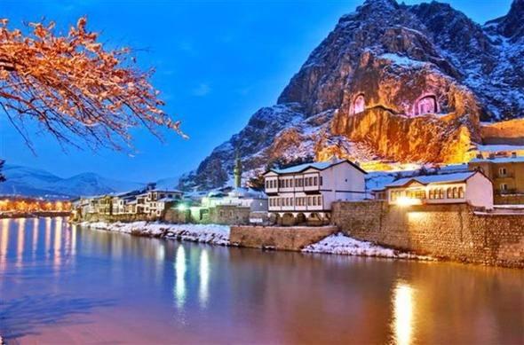 <p><strong>40- AMASYA </strong><br />
<br />
Genel Endeks Puanı: 43,69</p>
