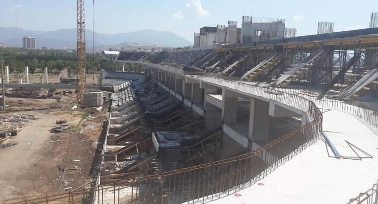 <p>Manisa Turgutlu Stadı<br />
​Kapasite: 12.500</p>
