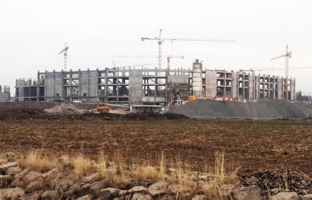<p>Diyarbakır Stadyumu<br />
Kapasite: 33.000</p>