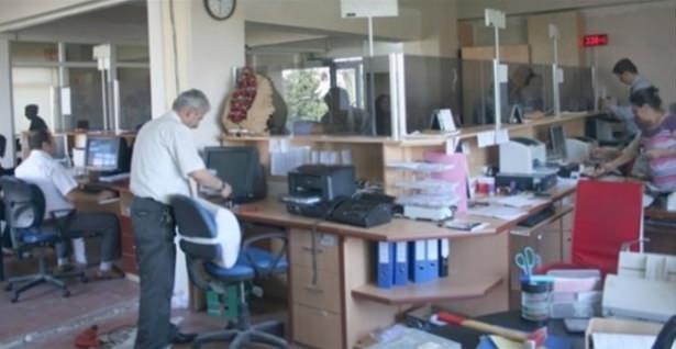 <p>Nüfus Müdürlüğü önünde en çok kazandıran iş ne olabilir?</p>
<p> </p>