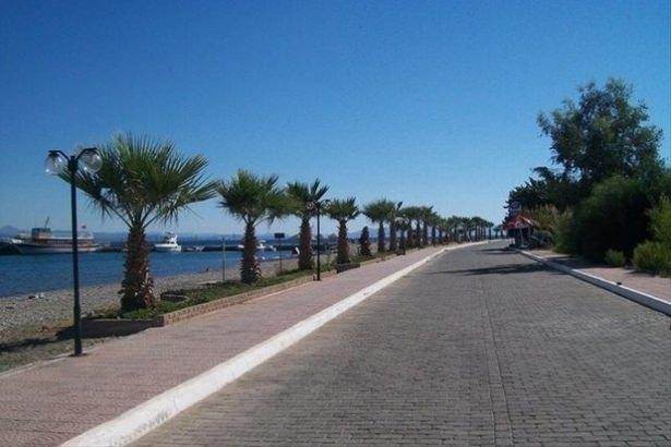 <p>Sahil kenarında en çok kazandıran iş ne olabilir?</p>
<p> </p>