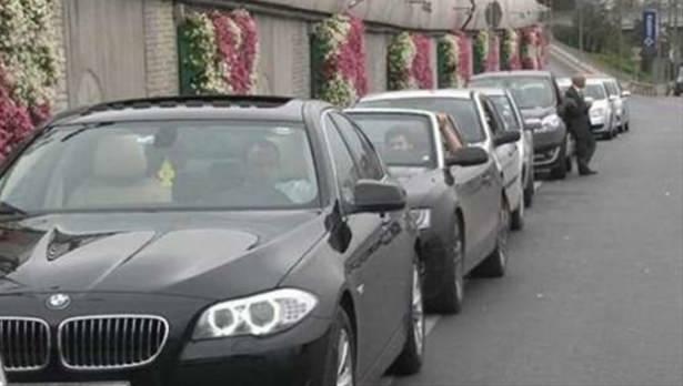 <p>Park parası ödememek için bekleyen araçların olduğu havaalanı çıkışlarında en çok kazandıran iş ne olabilir?</p>
<p> </p>
