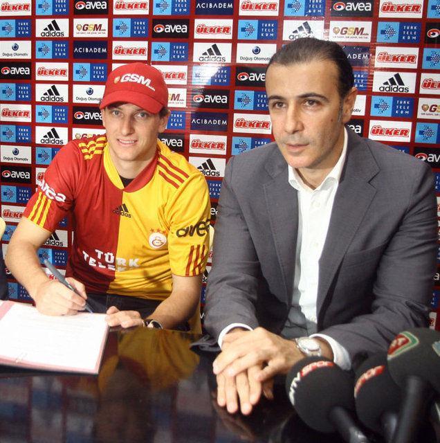 <p>ELANO</p>

