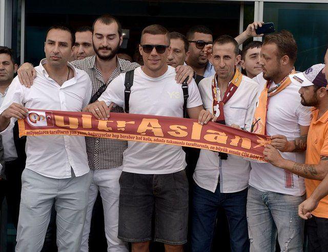 <p>LUKAS PODOLSKİ </p>

<p> </p>
