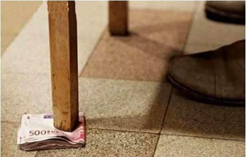 <p><strong>Hesap ödeyeceği zaman parasının içinden en eski ve yıpranmış olanı vermek.</strong></p>

