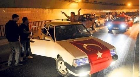 <p><strong>Asker uğurlama, düğün gibi olaylarda konvoy oluşturup şehri turlamak.</strong></p>

