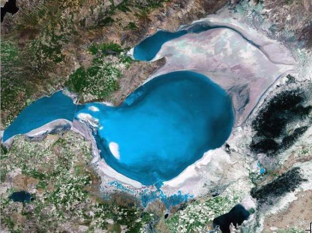 <p>Çevre ve Şehircilik Bakanlığı’nın Birleşmiş Milletler (BM) nezdindeki girişimleri ile Tuz Gölü, Özel Çevre Koruma Bölgesi olarak listeye girdi. Tuz Gölü dünya mirası yolunda</p>