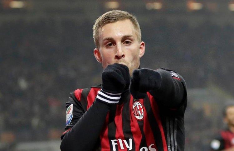 <p>Deulofeu'nun da kiralık oynadığı Milan'dan dönmesi bekleniyor. </p>