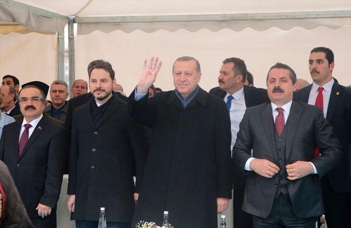 <p>Cumhurbaşkanı Recep Tayyip Erdoğan, Sakarya'da Demokrasi Meydanı'ndaki toplu açılış törenine katıldı.</p>

<ul>
</ul>
