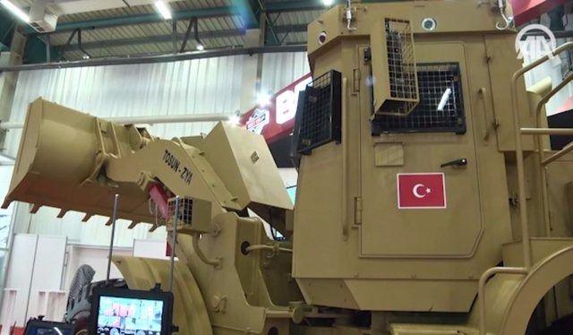 <p>Yeldan, Yüksekova, Nusaybin ve Sur'da yaşanan olaylardan sonra böyle bir araca ihtiyaç duyulduğunu belirterek, "Ortaya çıkan hendek ve barikatların aşılmasında çok büyük zorluklar yaşandı ve bundan kaynaklanan bir taleple biz bu aracı tasarladık. </p>
<p> </p>
