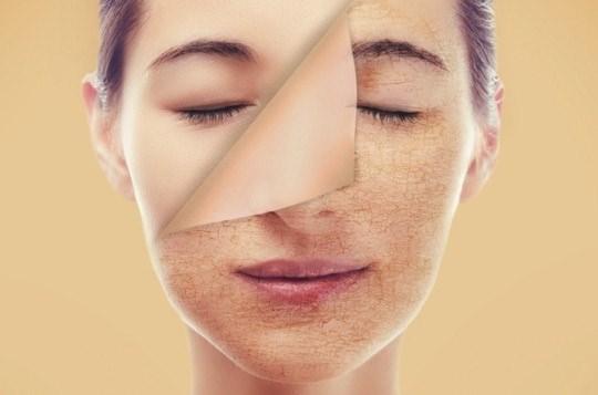 <p>Cilt kuruluğu, kepeklenme, pullanma, kızarıklık, koyulaşma, yanma ve kaşıntı gibi sorunları beraberinde getirir. Dr. Bahar Öznur sağlıklı bir cilt için yapılması gerekenleri şöyle sıralıyor:</p>
