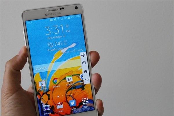 <p><strong>Samsung Galaxy Note 4 ekranı</strong><br />
Bir akıllı telefonda kullanılan en iyi ekranı piyasaya sürdü.</p>
