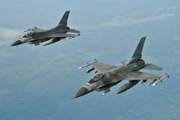 <p><strong>13 Mayıs 2013 Osmaniye</strong></p>
<p>Amasya'daki 5. Ana Jet Üs Komutanlığı'na ait F-16/c uçağında saat 14:15'te Amanoslar Bölgesi'ndeki görev uçuşu esnasında infilak etti. Osmaniye Zorkun yaylası Çakşırlı mevkiinde düşen F-16 savaş uçağının pilotu Üstteğmen Hamza Gümüşsoy şehit oldu.</p>