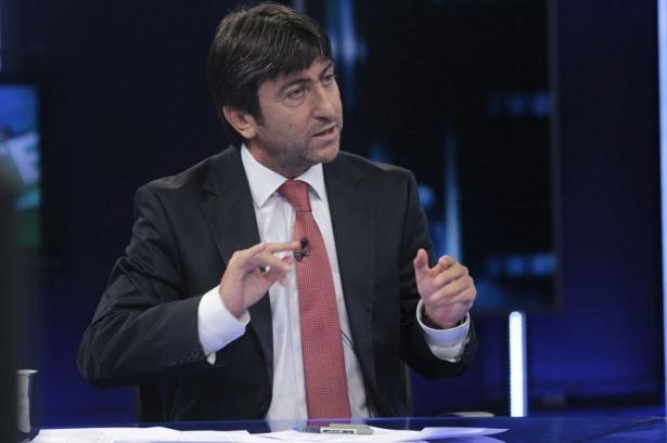 <p>Rıdvan Dilmen</p>

<p>Süper Lig'de ilk altı takımda altı takım var...</p>
