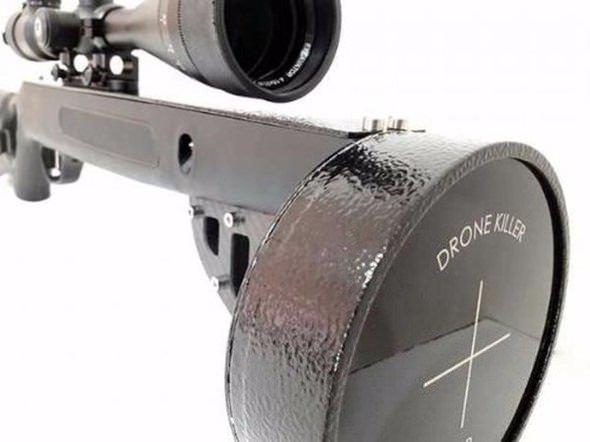 <p>Drone Killer <br />
<br />
Ve askerin yanı sıra, ticari, hobi hatta terörizm maksatları ile Drone’ler uçuruluyor.</p>