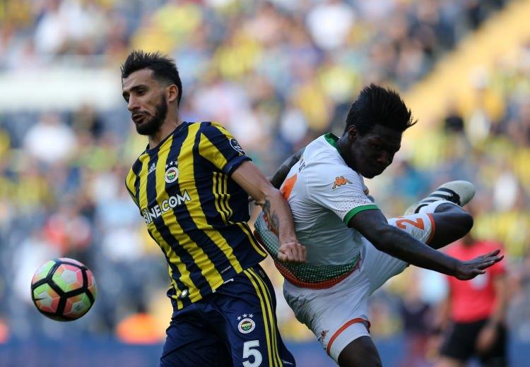 <p>Beşiktaş ise Cim Bom’un yanı sıra Konya’dan 1 puan aldı. Bu iki ekibin yanı sıra, averajla lider olan Başakşehir’in henüz yenilgisi yok. 7 maçta sadece 2 kez kazanan Fenerbahçe’nin önünde çok zorlu bir fikstür bulunuyor.</p>