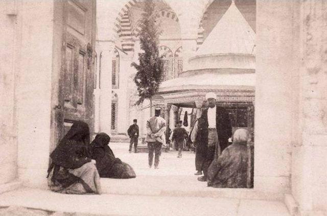 <p>Fatih Camii</p>
<p> </p>