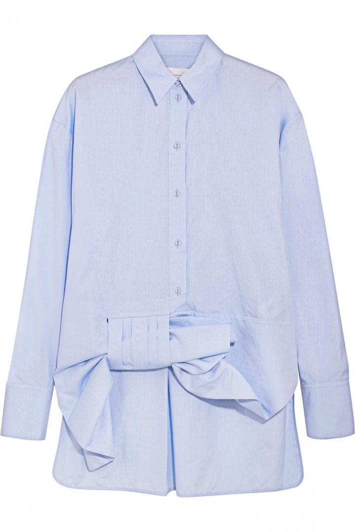 <p>Victoria, Victoria Beckham<br />
<br />
<br />
<br />
<strong>Vogue</strong></p>