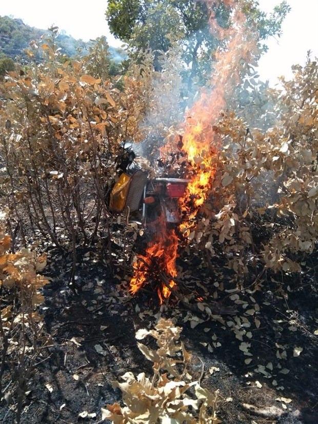<p>Ayrıca bombalı araç eylemlerinde kullanılmak üzere tuzaklanmış vaziyette, 1 adet motosiklet ve 2 adet araç ele geçirilmiştir. Ele geçirilen tuzaklanmış 3 araç ve bulunan malzemeler aynı gün yerinde kontrollü olarak imha edilmiştir" denildi.</p>

<p> </p>
