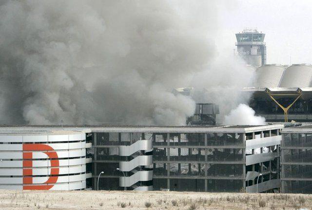 <p>30 Aralık 2006: Madrid'in Barajas Havalimanı'nda Terminal 4'teki park alanında bomba yüklü kamyon patladı. İki kişi öldü, 52 kişi yaralandı.</p>

<p> </p>
