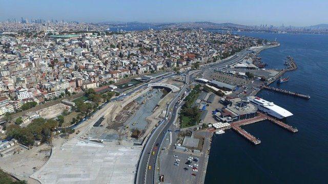 <p>Göztepe-Kazlıçeşme arasında hizmet verecek projenin toplam uzunluğu 14,5 kilometre. Bu uzunluğun 5.4 kilometrelik bölümü İstanbul boğazının altından geçiyor. Tünel Richter ölçeğine göre 9 şiddetinde bir depreme dayanacak güçte yapıldı.</p>
<p> </p>