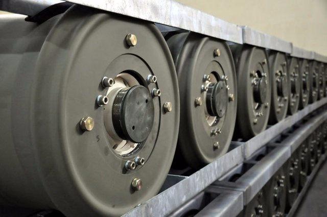 <p>Türkiye’de geliştirilen ilk beton delici mühimmat olma özelliğini taşıyor. Teröristlerin korkulu rüyası olan bomba Türkiye'nin en büyük çukur imlalı harp başlığına sahip.</p>

<p> </p>

<ul>
</ul>

<ul>
</ul>

