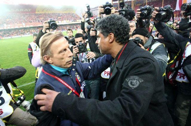 <p><strong>FRANK RIJKAARD</strong></p>
<p>Fenerbahçe 3-1 Galatasaray (Süper Lig 25 Ekim 2009)</p>