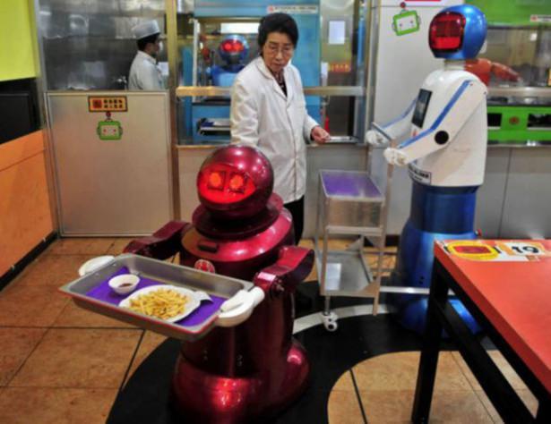 <div>Robot çalışanlarla ekstra mesai parası ve raporlu günler sıkıntısı yaşayamayan restoran sahini robot çalışanlarının performansından çok memnun.</div>

<div> </div>
