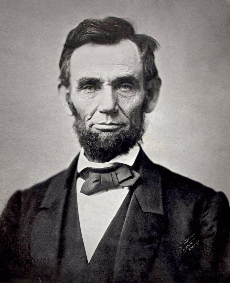 <p>Abraham lincoln küçük bir kızın mektubu yüzünden sakallıydı.</p>

<p> </p>
