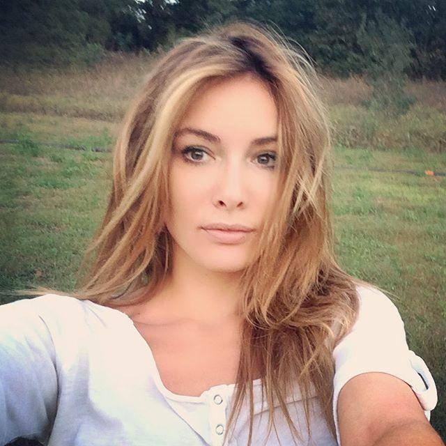 <p><strong>Gamze Özçelik</strong></p>
