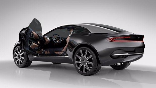 <p>2020 Aston Martin DBX</p>
