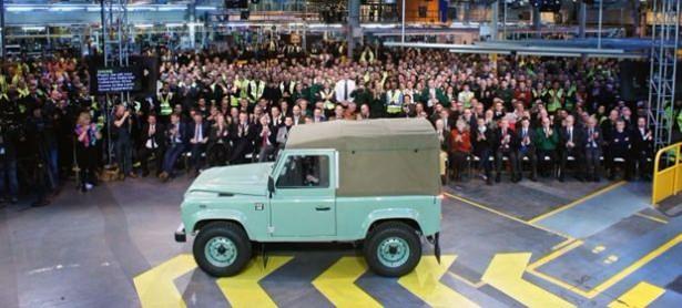 <p>Arazi denilince akla ilk gelen modellerden biri olan Land Rover’ın Defender modelinin geçtiğimiz haftalarda üretimi durduruldu.</p>

<p> </p>
