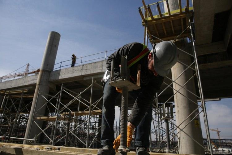 <p>Şu ana kadar ellerinden gelen her şeyi yaptıklarını, yapmaya devam ettiklerini ve edeceklerini dile getiren Akçayoğlu, "Zaten 30 bin çalışan sayısına ulaşmak kolay değil. Bu, daha önce görülmemiş bir rakam.</p>