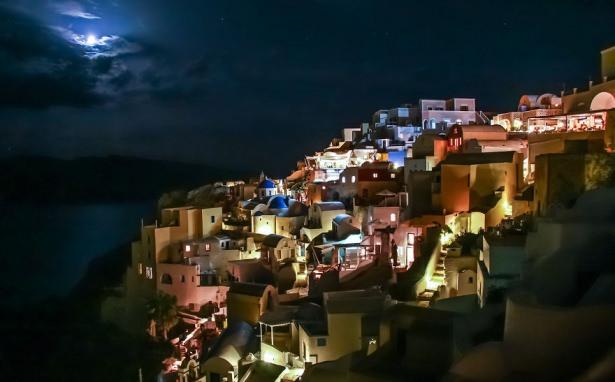 <p>Oia, Santorini, Yunanistan</p>