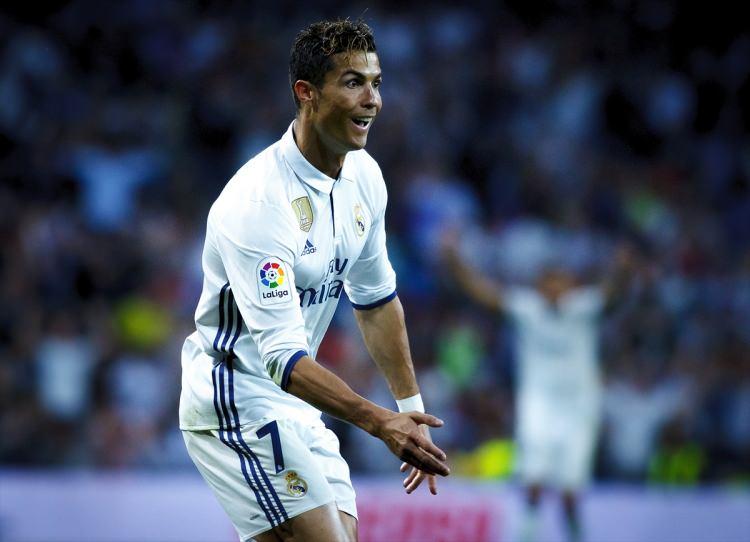 <p>Ronaldo’nun yetiştiği Sporting Lizbon da boş durmadı. Yıldız futbolcuyu eve dönmeye davet etti.</p>
