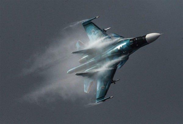 <p>Su-34 cephe bombardıman uçağı.</p>
<p> </p>
